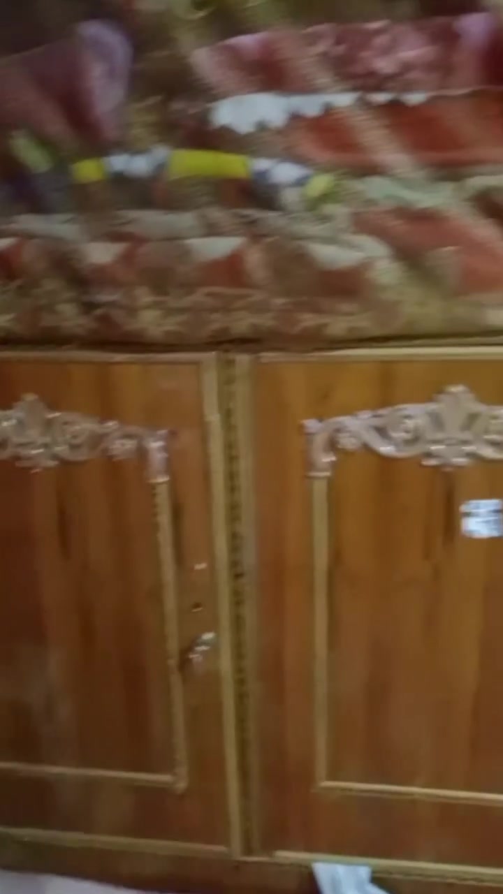 بوفيه يردوهه مراوس كنتور اربع بيبان او خمسه الي عنده يتفضل


**إذا كنت صاحب هذا الإعلان وتريد حذفه لأي سبب، رجاءا أرسل رسالة إلى الدعم الفني**