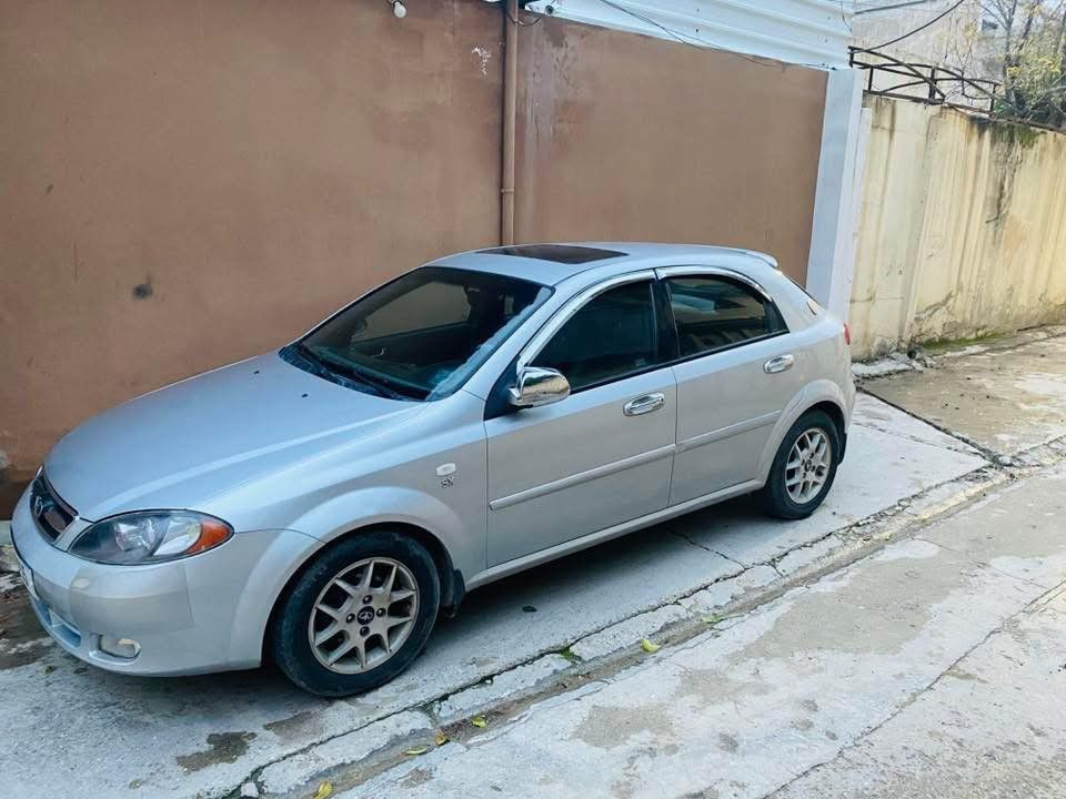 السلام عليكم دايو للبيع غراضها اوبترا سيارة نظيفة موديل 2008 كير اوتو داخل جلد تدفئة وتبريد مري شفط شرط التحويل باسمي رقم نينوى للاستفسار الاتصال ع الرقم ***********
