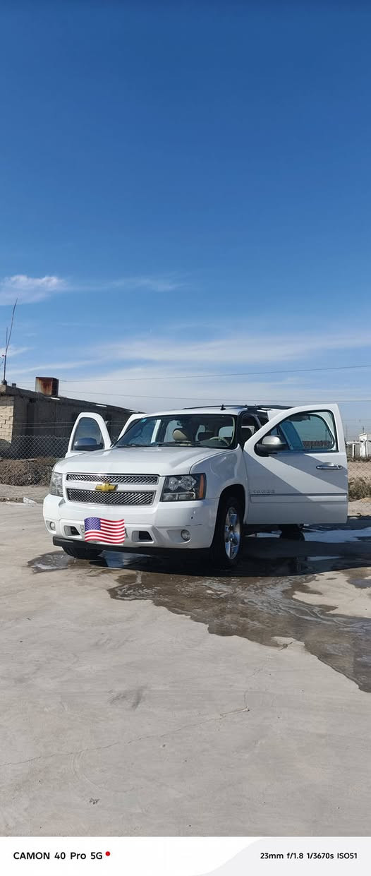 تاهو موديل 2010 LTZ . 
فول مواصفات رقم بغداد . 
للاستفسار . ***********
