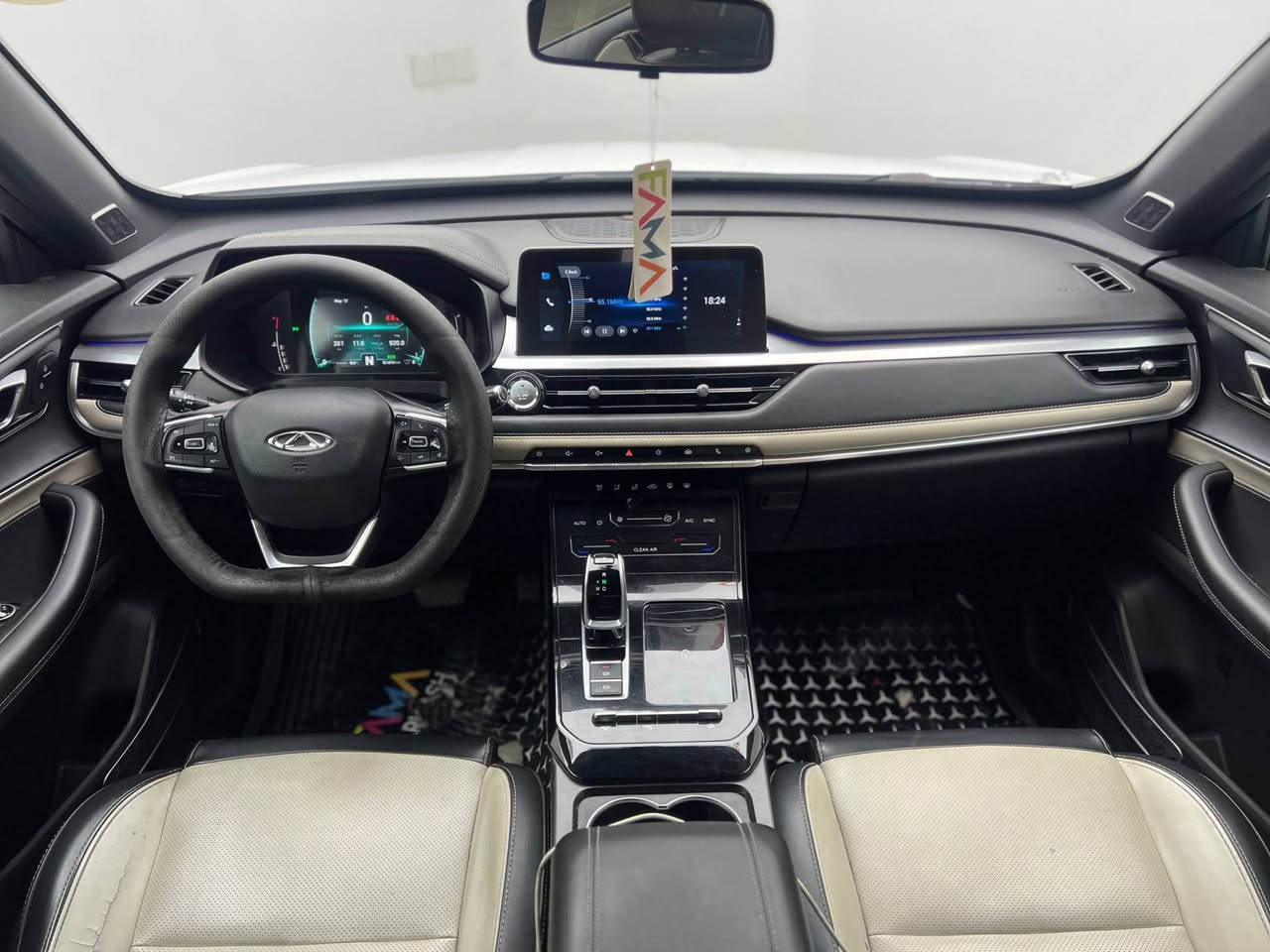 Chery Tiggo 7pro 2022
جیري تیغو ٧ برو ٢٠٢٢ 

مكينة 4 سلندر 2.0t 
ماشية 151,000 کم و بحالة ممتازة 

السیارة فول مواصفات 
مكفولة من كير و محرك وكهربائيات بعدها

السيارة مرقمة رقم دهوك شرط التحويل  

ب  سعر (130$) ورقة و بيها مجال للطيبين

مكان السيارة

دهوك -معرض ارشف R-Shev
رقم51 من معارض التيرمينال 

***********
*********** دهوك, العراق
