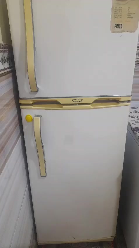 السلام عليكم 
ثلاجات عدد 2 شغالات ونظيفات ما بيهم شي اثنينهم ب 200الف مكاني بالبصرة منطقة الاصمعي القديم الهاتف ***********
