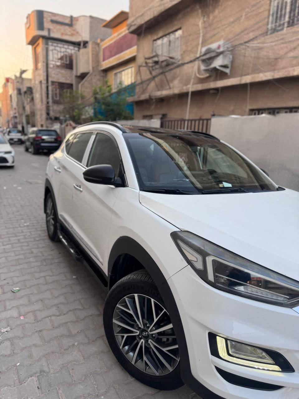 السلام عليكم توسان خليجي 2019 للبيع فول مواصفات حادثها قطعه وحده وخشم البنيد PDR سياره مال جنايه باسمي سعرها ب188 وبيها مجال بسيط مكاني بغداد الشعب ***********
