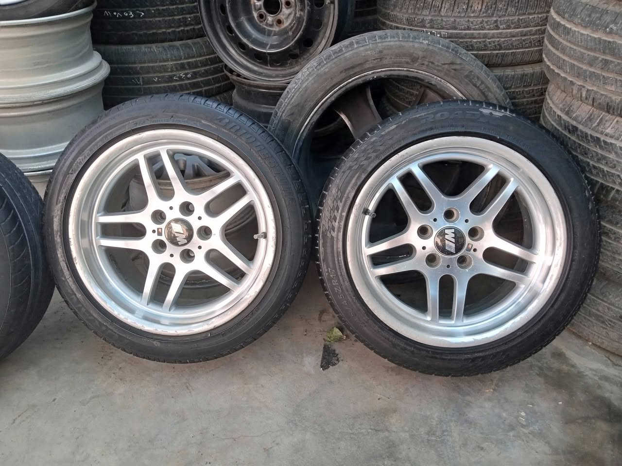 تاقم  M17  دوو سایز بە پارەی تاقمێ عادی 250$دۆلار
بۆ گۆرینەوە یان فرۆشتن بەشەرتی لەرزین و خواری 
***********
***********
