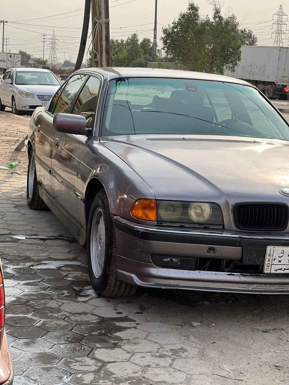 السلام عليكم 
بيئم كاسحه ٧٤٠ للبيع
٨ سلندر جاهزه محرك كير تبريد صدر 
عنوان بغداد دوره 
سياره بسمنه وجاهز من كلشي 
موديل ١٩٩٥
***********
