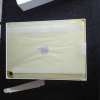 ايباد ١١ بطاريه ٩٩  مشحون ٧٨ مره  استعماله شهر واحد   ذاكره 256ركز مو ...