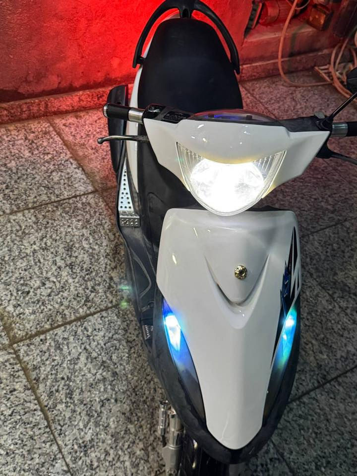 سلام عليكم دراجة ماكس عدلة بوشه 50 بلاد مبدله بس ولفات مابيها اي نقص كل شي يتشغل سلف هندر وكهربائيات  شلعة ومعدل مكاني ناصريه مركز 
***********
