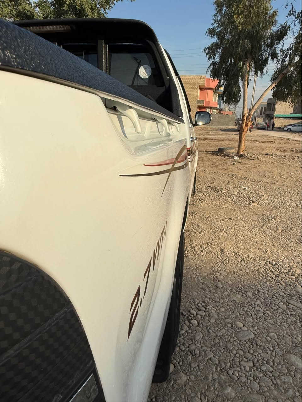 تيوتا هايلوكس 2015فول اوتماتيك سيارة كلين ماشيه 160 الف كير محرك اكسل صدر كله شرط مكان صلاح الدين سامراء داخل السعر 250 💵 
رقم هاتف ***********:*********** سامراء, صلاح الدين
