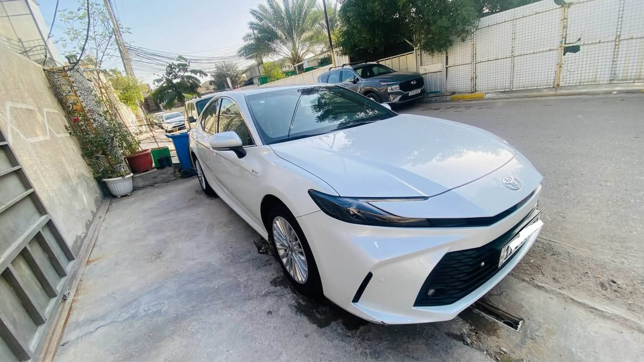 كامري هايبرد عبداللطيف 2025 
مواصفات موضحه بالصور
ماشيه 23 كيلو 
السعر 264
*********** بغداد, العراق
