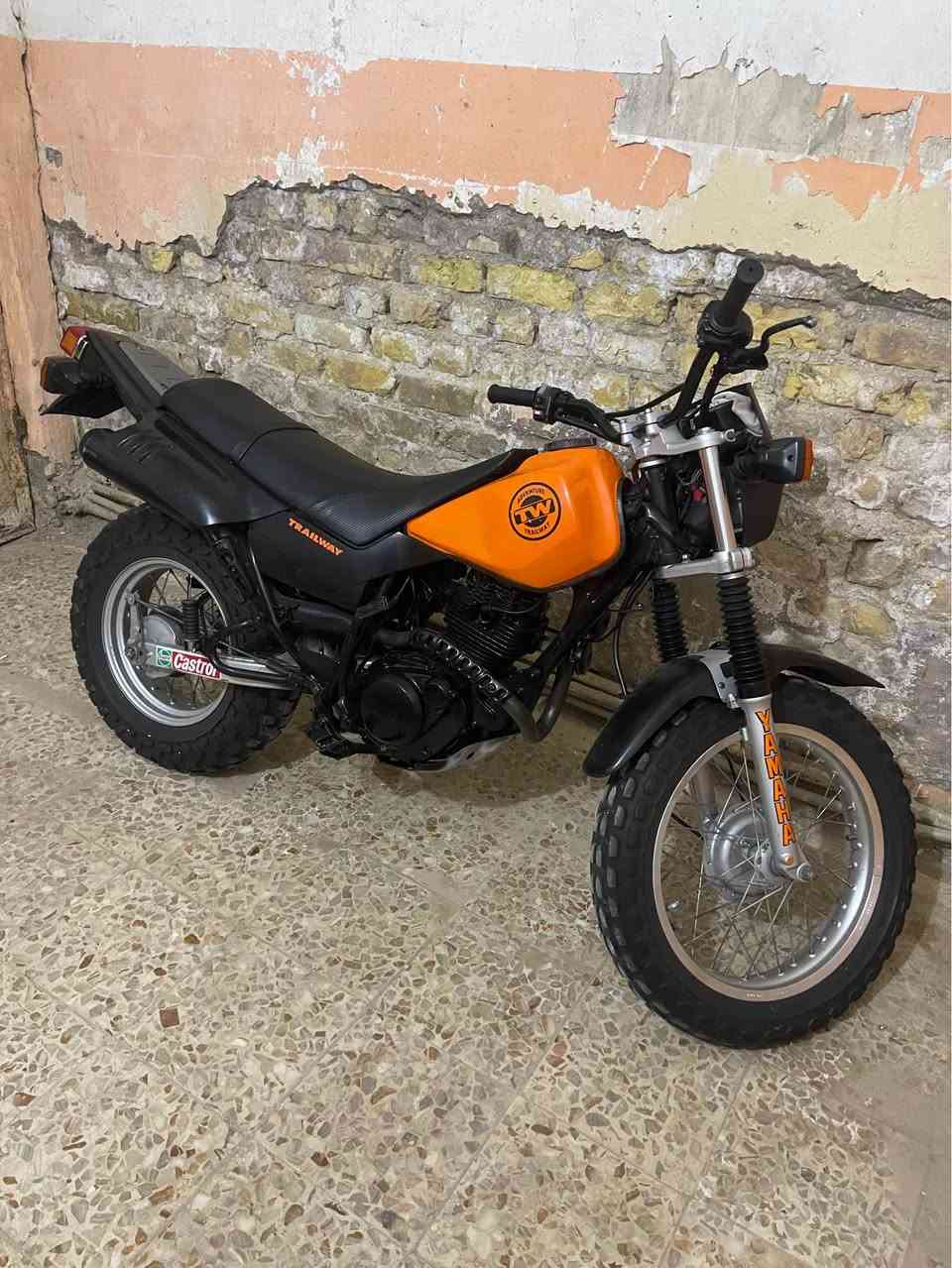 سعرها 900 وبيها مجال ياماها  محرك 125  Yamaha TW قفاز جبلي حديث اوراق كاملة  دراجة جديده وما مفتوحة وكهربائيات كلها شغالة سلف هندر كلها منطول الطول ما بيها اي نقص مكاني ميسان الماجدية شراي اتصل وتدلل *********** Singapore
