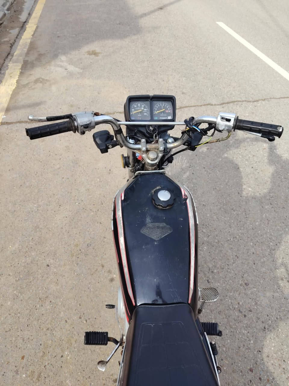 السلام عليكم حبايب.مكلف بلنشر 
تايگر موديل 2017 دراجه نضيفه محرك مبدل بستم فقط مكينه ناعمه تخبل اوراق اصولي 5 اوراق من ضمنهن الكارتونيه  كهربائيات كامله فقط ربط يرادلهن سعره 325 وبيه مجال قليل مكانه صويره حي العسكري خاص مامتواجد رقم راعيه ‏‪***********‬‏
