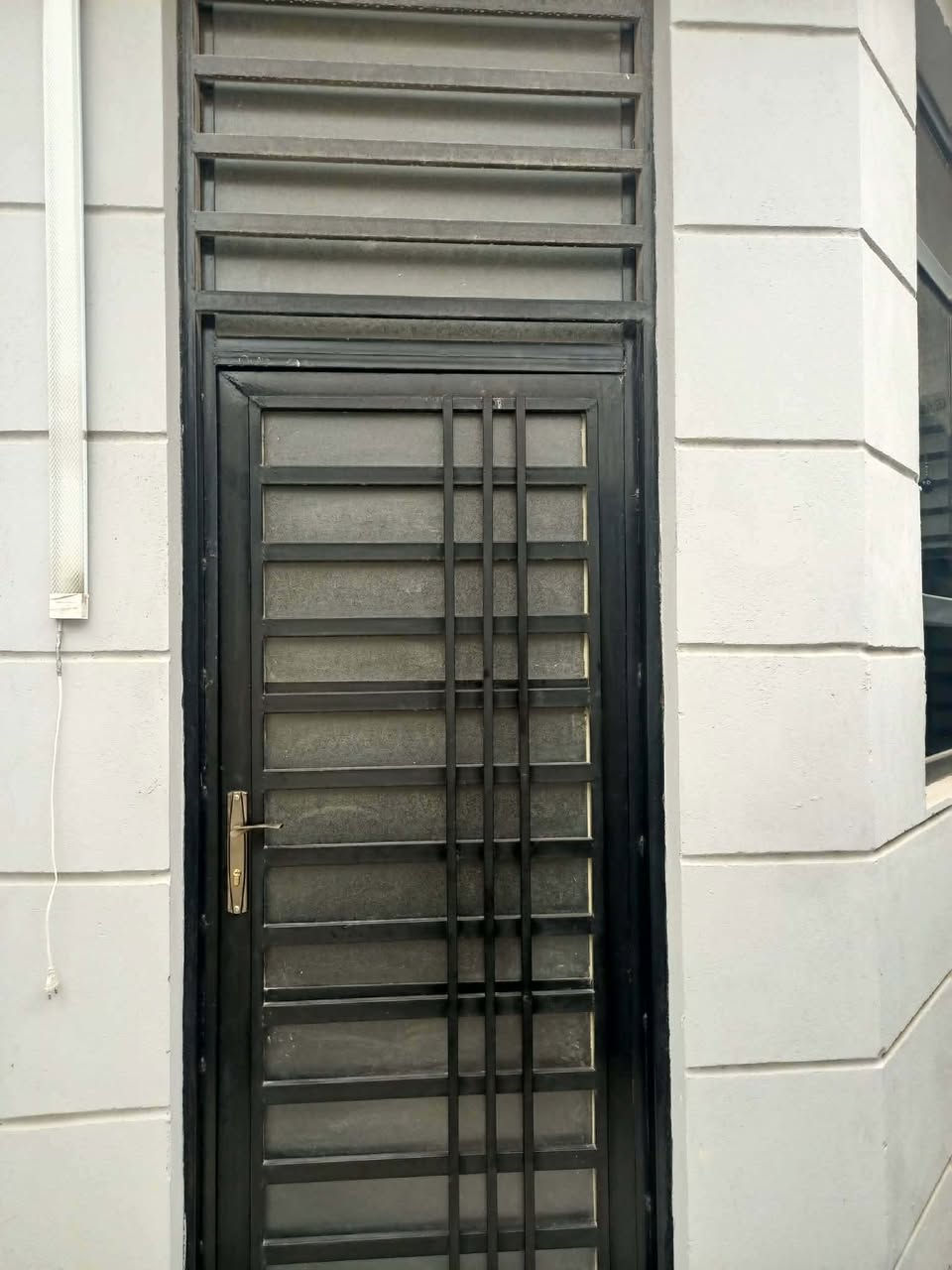 بيت للبيع في مجمع الروان السكني طابو زراعي سند 25خدمات سكنية كامله تبليط وماء وكهرباء طابو زراعي بناء كونكريت مسلح يحتوي على استقبال وصاله ومطبخ وغرفة نوم وحمامات داخلية وخارجية مساحة البيت 100 متر  بناء جديد ماصارله 6 اشهر درجة اولى كما موضح بالصور.
للأستفسار 
مكتب محمد البديري للعقار والمقاولات العامة 
*********** واتساب فقط
***********
