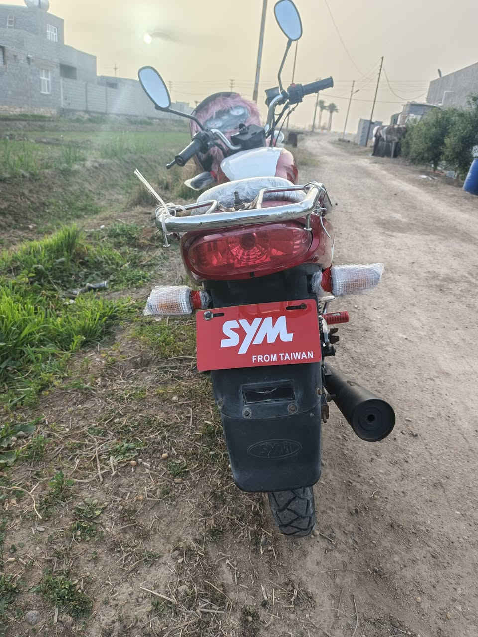 سلام عليكم سايم للبيع بدون اوراق نقصه استانه وصفاحيه فقط سعره 600 وبي مجال مكاني الخالديه ***********
