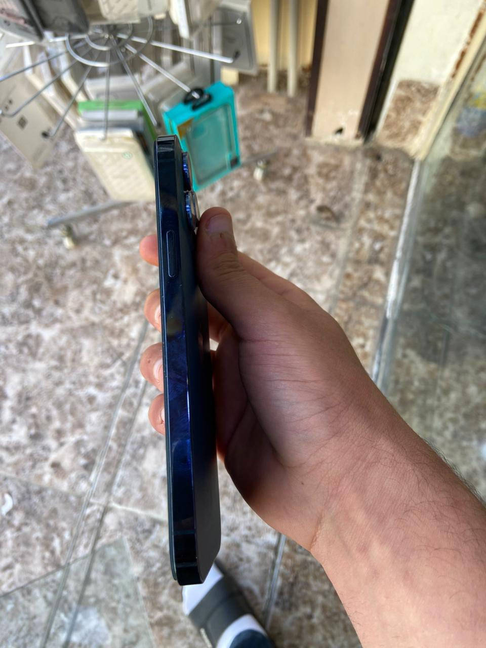 سلام عليكم ايفون 12 برو ماكس ذاكره 256 تك سيم مبدل شاشه اصليه  بطاريه 77 بلاد ***********
