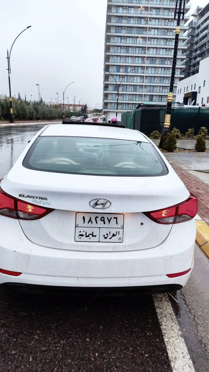 سلام عليكم 
هونداي النترا 
موديل 2015  وارد خليجي فول مواصفات ماعدا البصمه  محرك 1800 دوش 
 سياره جاهزة  كل نواقص مابيه  السعر 122وبيه مجال 
مكان السياره كركوك 
***********
