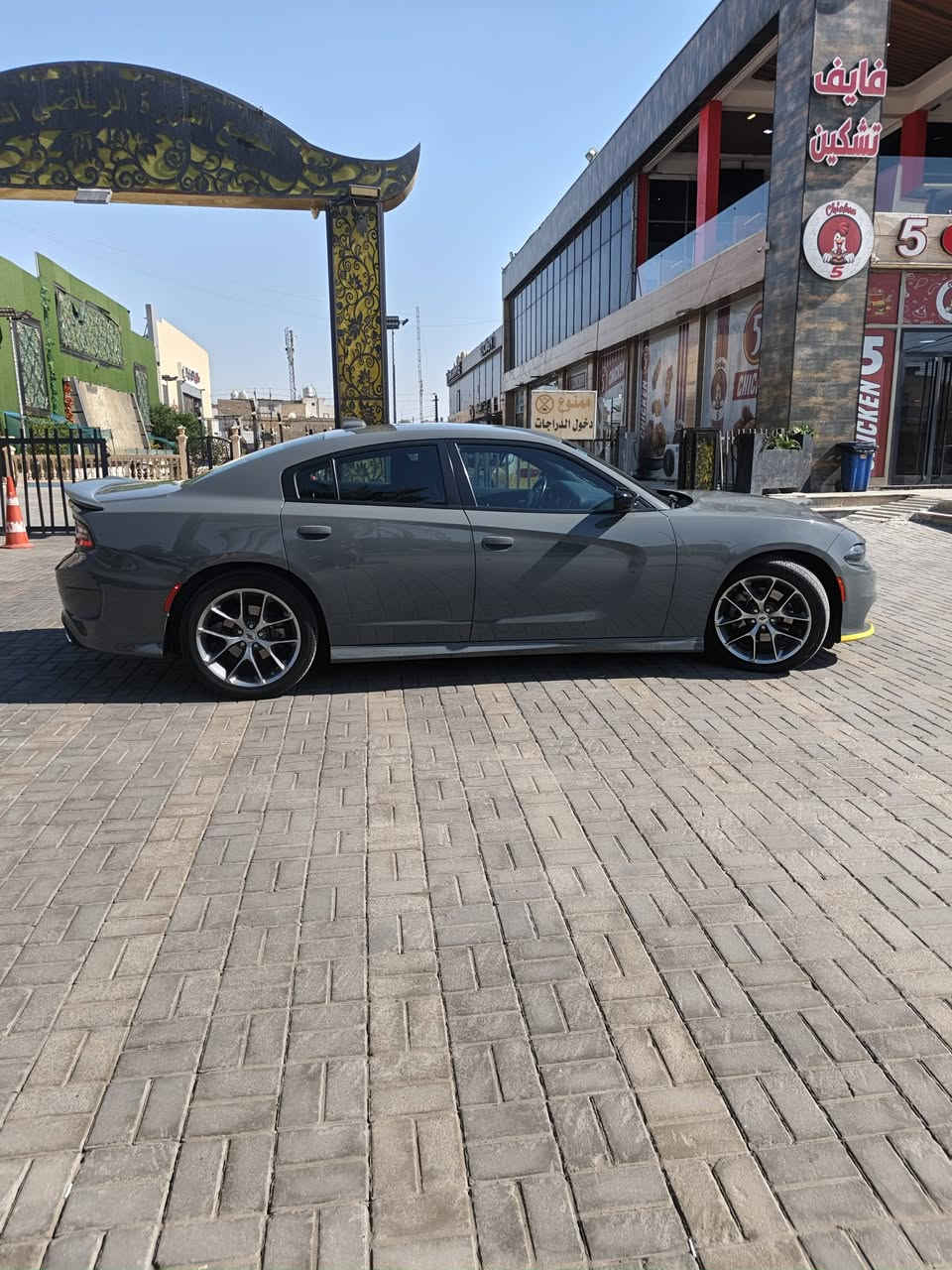 سلام عليكم 
عندي جارجر لون سمنتي مديل 23GTمحرك3600 ماشيه 49سياره نضيفه مابيه اي شي نقص حادث بنيد وبدايت جاملغ رقم بغداد السعر 245 
***********
