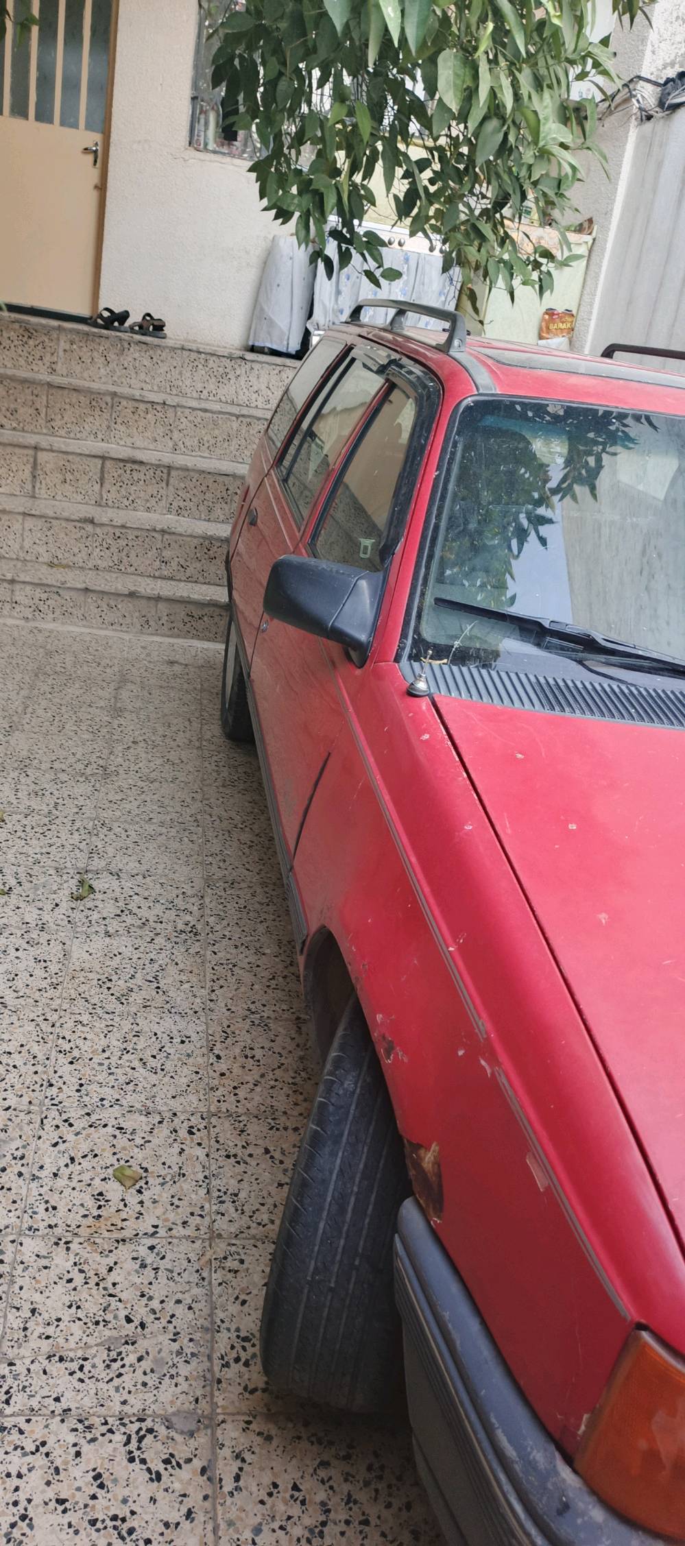 السلام عليكم سيارة كاديت نضيف شرط محرك كير شرط عثر سوفن 
كاربون بزين بيها عنوان موصل جانب الأيمن حي الزنجلي السعر35