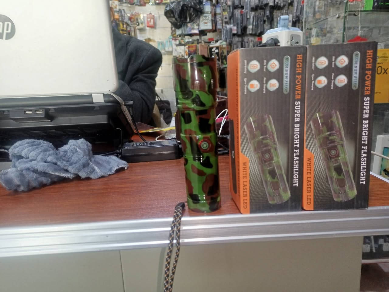 يعلن مركز القمه للموبايل
عن توفر لدينا لايتات قوي جدا بطاريه كبير جدا 
تفيد الاستخدام في الجيش و طريق البر وشحن تايبسي ويستخدم ايضا  بور بنك 
عنوان المحل بلدروز شارع المسعوديه اسم المحل القمه للموبايل 
الكميه محدوده 
ملاحظه يوجد خدمه توصيل محافظات 
بإدارة وإشراف 
سيد حمزه سبتي النداوي و محمد ابراهيم


**إذا كنت صاحب هذا الإعلان وتريد حذفه لأي سبب، رجاءا أرسل رسالة إلى الدعم الفني**