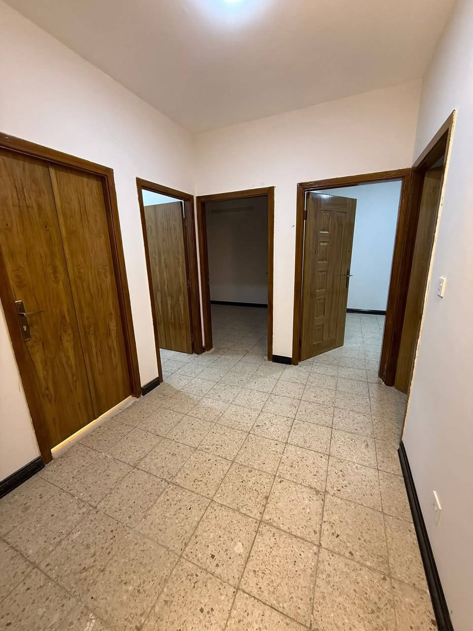 #للايجار___في___السيديه
شقة طابق اول تحتوي على 

3غرف نوم وصاله ومطبخ وحمام 

بدل الايجار 750

للاستفسار ***********

مكتب الفهد الهندسي للأستثمار العقاري
