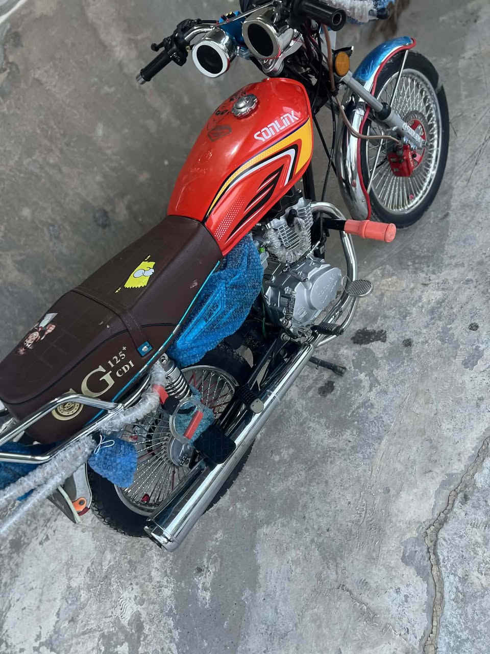 سلام عليكم شباب دراجه تايكر 24شكل 25)  5 كير للبيع حلوه ونضيفه ومرتبه 
مكينتها خير من الله دراجه واحد على واحد برغي مامفتوح 

رقم الهاتف ***********

الموقع ديالى بعقوبة بهرز 
سعر دراجه 675 وبيها مجال شي بسيط
