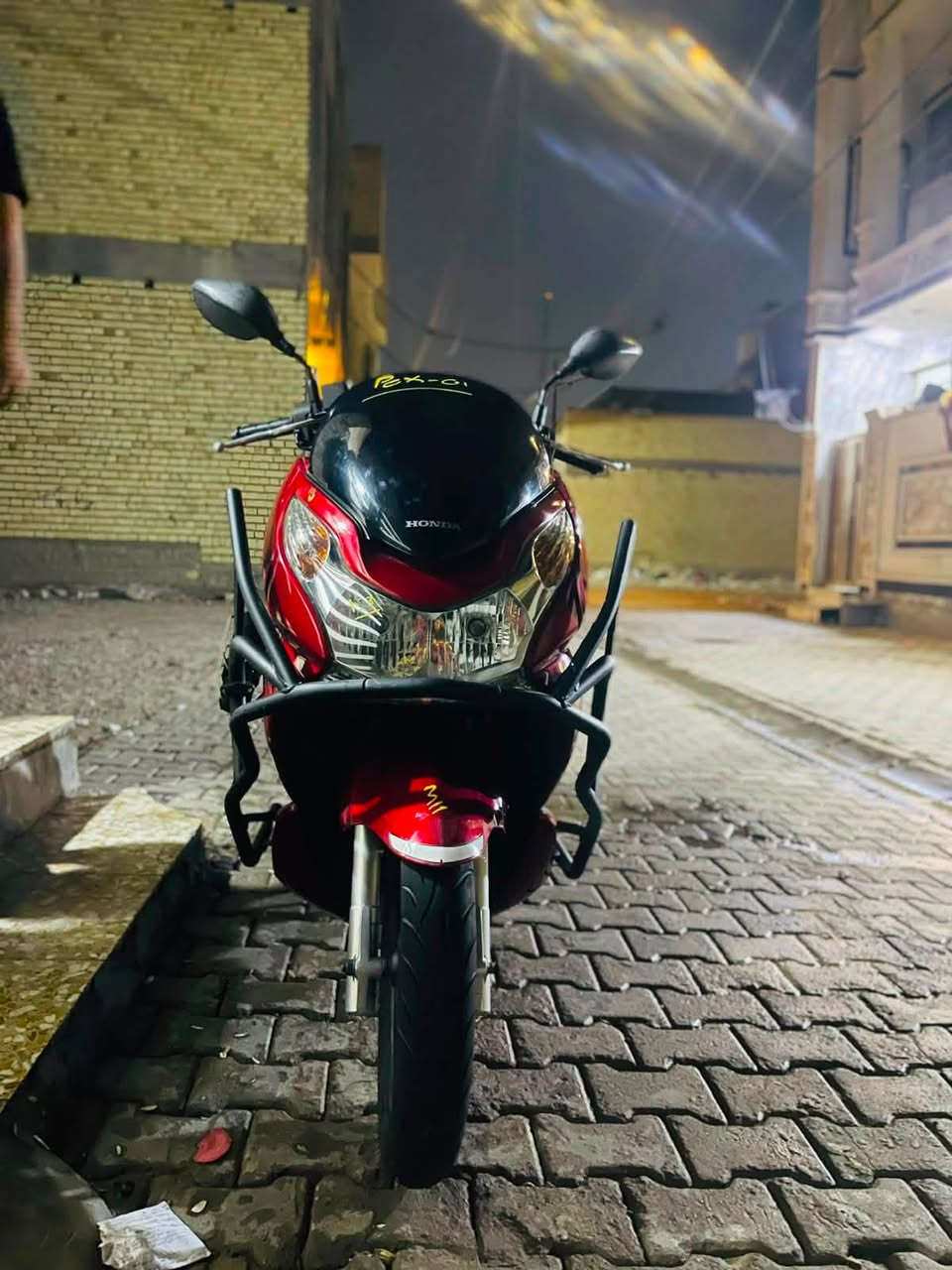سلام عليكم PCX جيل الاول يابانيjf دراجة مال رمبه اوراق ومكاتبه مال معرض كفاله مكينه وكفر السعر 13$ مكاني بغداد الشعله الهاتف للتواصل ***********
