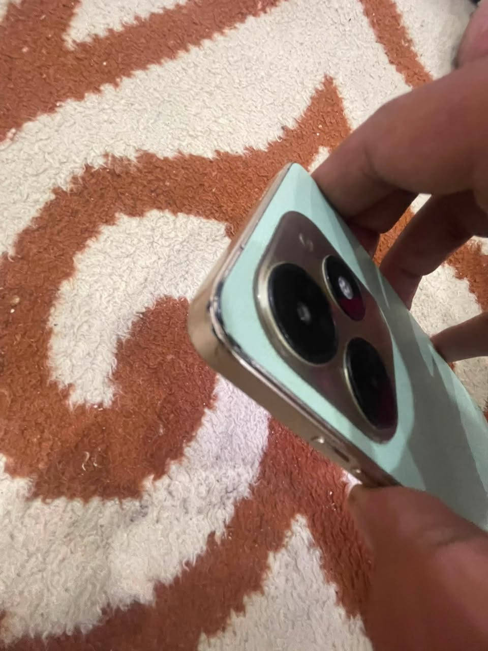 سلام عليكم موبايل سبوركو تكنو نظيف كامل شغال كارتونه موجوده ويا سعر 125 بي مجال مكان بغداد حريه *********** واتس 👍
