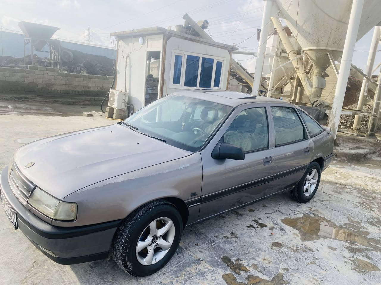 فكترا 20 موديل 91 صبغ بوند فقط تقحيل رقم جديد سنويه 29 تنتهي كابون بانزين موجودتايرات جدد محرك نضيف ستيرن بور قفل مركزي فتحه سقف وارد ياباني اصل تبريد نقص كمبريسور عنوان موصل الأيمن السعر 45 بيها مجال إني مكلف بلنشر رقم صاحب السياره ***********
 ‭0751 704 3395‬
