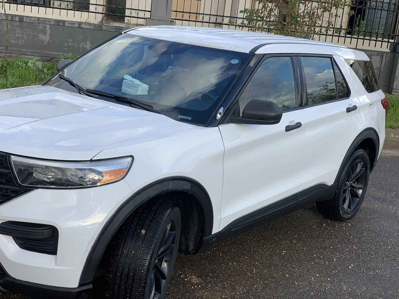 سلام عليكم 
‏‎‏‎       ——— لـلـبـيع  ———

‏‎‏‎فورد اكسبلورر       بوليسي  —  Ford Explorer

‏‎‏‎وراد أمريكي.     —  بدون ايرباك 

‏‎‏‎الموديل           — ٢٠٢٣

فئة.                 —  /4WD 

حجم المكينه   — V6/3300

‏‎‏‎اللون               — ابيض  

‏‎‏‎المسافه المقطوعه — ٤٧٠٠٠    ألف ميل   

‏‎‏‎حاله السياره. — الضرر  جاملغ خلفي وشبر من صندوق بي صبوغ سياره بدون تبديل 

‏‎‏‎المواصفات 
‏‎‏‎-كشنات جلد عدا كشن السائق والسكن
‏‎‏‎حساسات خلفيه 
‏‎-دبل اكسل  
‏‎-هندبريك بصمه 
شاشه كبير كار پلي 
‏‎‏‎-كرسي السائق  كهربائي
‏‎‏‎-كامره خلفيه   
‏‎‏‎باقي المواصفات المعروفه
‏‎‏‎رقم السياره    —  اربيل سنويه جديده  وهزه  جديده  
السعر ٢٠٥ ورقه 
‏‎‏‎موقع  السياره —  اربيل
رقم واتساپ
***********
