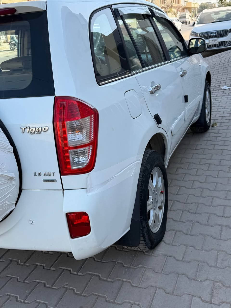 تيكو مديل 2012 
مكينه كير تبريد مكفولات 
بيه صبغ قليل بلباب الخلفيه فقط والباقي مكفول
كشنات جلد شاشة وكامرة خلفية وحساسات 
ماشية 108 الف كيلو 
السعر 62 ورقة
نجف
*********** النجف, العراق
