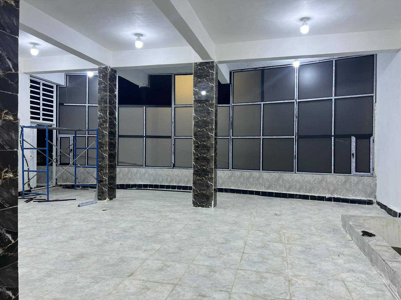 السلام عليكم 

قاعة للايجار في منطقه دور المتميزين 
مساحتها 150متر مربع
تصلح أن تكون قاعة للتدريس او عيادة او اي شيء

للاستفسار ***********
