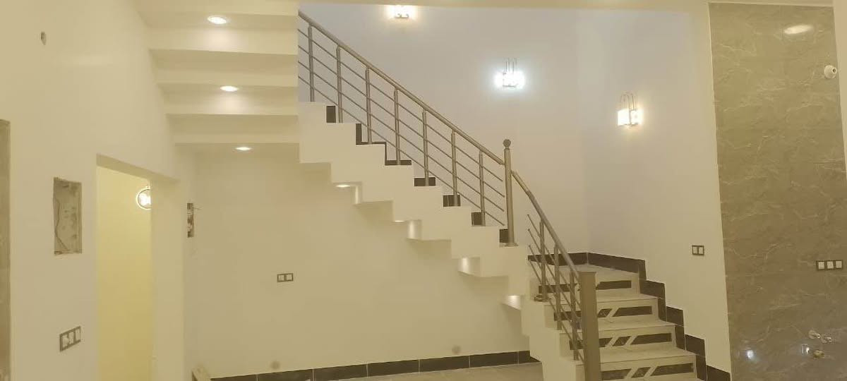 ٢٢٠ متر مربع زراعي ملك صرف سند ٢٥ 
حي المصطفى خلف المول الجديد وقطع القضاة دور الضباط المدخل الجديد 
٥ غرف نوم 
٣ حمام 
٢ مطبخ 
هول ٢ 
استقبال ٢ 
كراج سياره 
حديقه ٢ 
سطح ٢ 
بناء ٢٥ السعر ٢٧٠ مليون
للاستفسار مراسله الصفحه اول التعليق 
***********
*********** بعقوبة, ديالى
