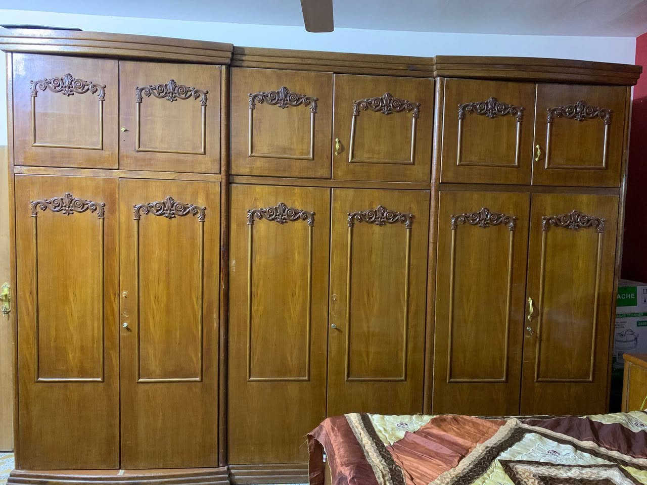 غرفة اخشاب نظيفهوجيده جدا للبيع شراي يتفضل على خاص  اواتصل الرقم ***********
