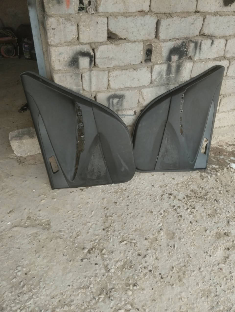 ا
السلام عليكم غراض سوناتا للبيع مستخدم وجديد السعر 125 وبيهن مجال مكان الحله شارع 100  ***********
