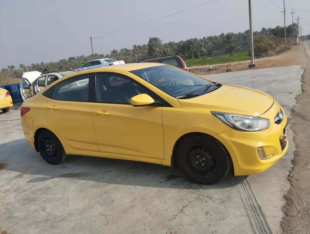 السلام عليكم سياره للبيع هونداي اكسنت موديل 2013 رقم بغداد الدولي بئسمي تحويل ثاني  سنويه 2030 وارد امريكا حادث جاملغ وبنيد فقط محرك كير مكفولات محرك جديد طابوكه جديده سياره جاهزه وخير من الله ما بيه اي نقص شاشه كامره دوشمه ارضيات وكشنات السعر 80 نقدا وبي مجال بسيط الشراي يخابر غير متواجد على الفيس للاستفسار ....
مرتضى علي النافعي ***********///*********** حلة, بابل
