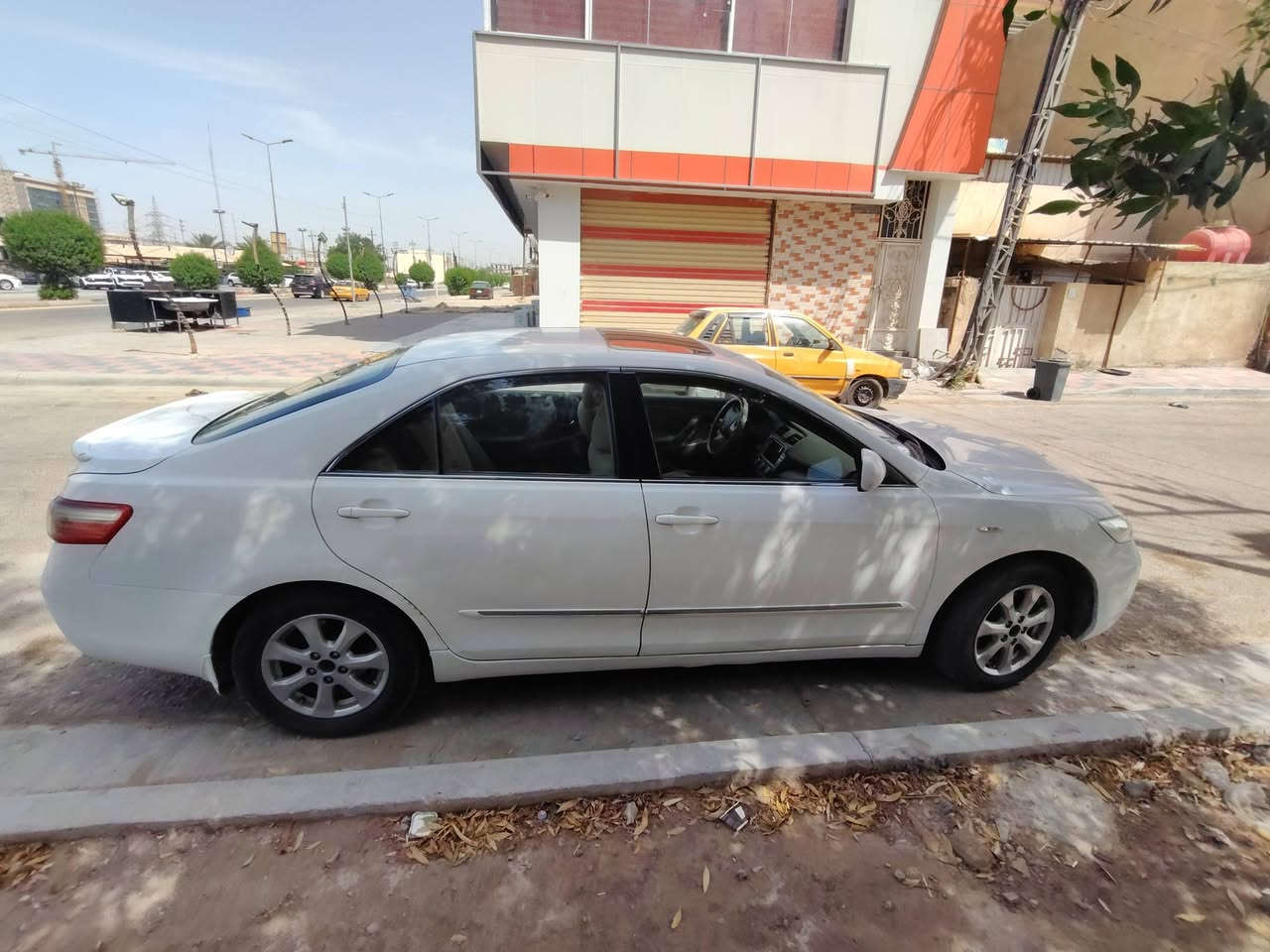 السلام عليكم
سيارة كامري ٢٠٠٩ خليجي نظيفة ما بيهه ضربة تبريد ثلج حدادية درجة أولى محرك ممتاز رقم بغداد معلاية من جميع الجهات السيارة بإسمي  
سعرها من النهاية ١١٥ 
للتواصل ***********
