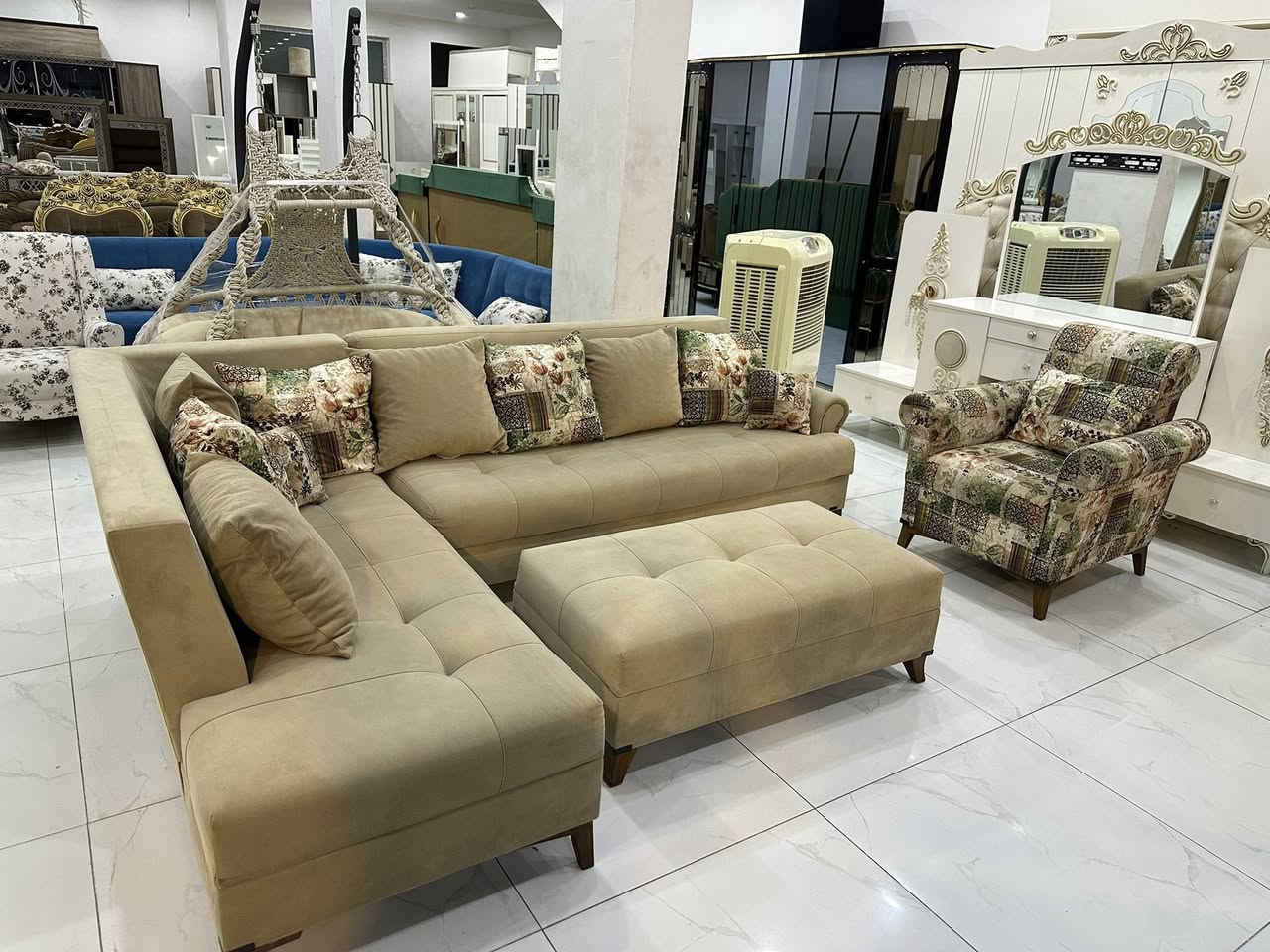 كورنار ماركه ( دلال ) 6 مقاعد بميزه سرير ومخزن  اسفنج فول بولستر طبي  لفريم كله خشب زان + بوف جانبي يصير مقعد مع التخم ويصير 8 نفرات او تخلي طبله وسطي وبخصوص النضافه ف 100‎%‎ نضيف  ويجود توصيل لجميع محافضات العراق  وبا انسب الاسعار  

العنوان اربيل  هفلان شارع المستعمل ( معرض الياقوات ) 

للتواصل 
***********
***********
