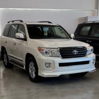 لاندكروزر GXR • ٢٠١٢ • ٧٠٠٠٠ كم