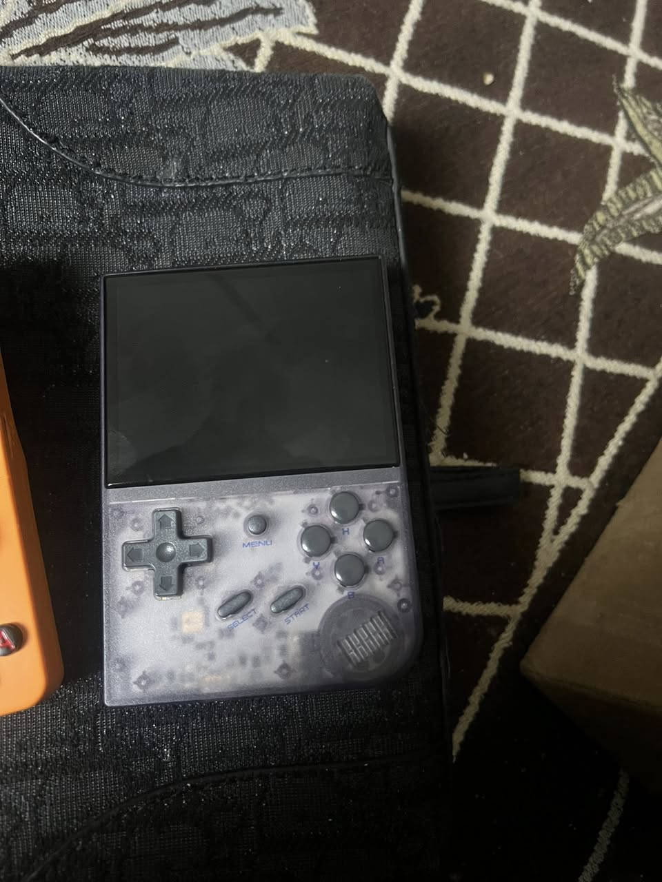 جهاز ألعاب يحتوي ع أكثر من 4000لعبه وياه رام 64سعر 30


**إذا كنت صاحب هذا الإعلان وتريد حذفه لأي سبب، رجاءا أرسل رسالة إلى الدعم الفني**