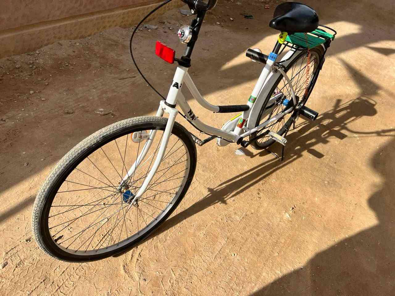 سلام عليكم بيسكل للبيع او مراوس سانتوس فقط 
شركه AN2
مديل 2020 رنك كدام مبدل  بس اما رنك وره مامبدل
بايسكل نضيف كلش نضافته 96%100
باله مو تجاري 
مداكره موجودات كلشي كامل بايسكل قبل سنه من زلته حاويه مجمبزه كفاله بس رنك كدام مبدل بعد كلشي مابي رنك وره ما مبدل 

حجم 26
سعر 120 وبي مجال لطيبن
رقم ***********
عنوان ابو خصيب محيله
