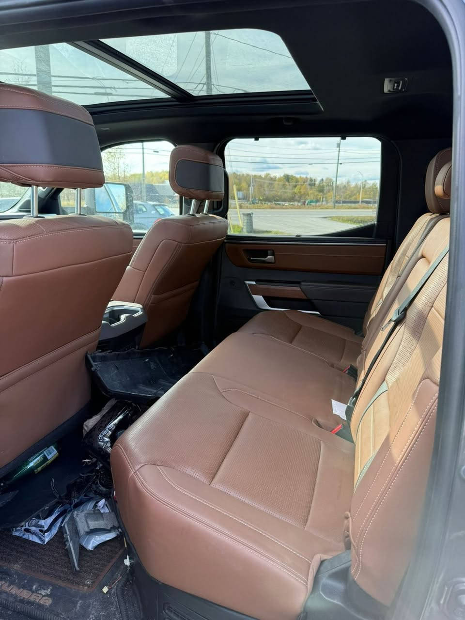 السلام عليكم 
صلو علئ النبي 
تندرا 2024(ادشن 1794)فول الفول 
بدون شاصي بدون ايرباك 
على حادثها موجودة بغداد 
سيارة 5كامرات حساس امامي خلفي 
جكات بلاد 
الاستفسار 
***********
***********
