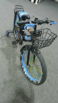 بسكل حجم 20لبيع مستخدم قليل سعره 65 وهذه رقمي 07873457766بيه وستاب