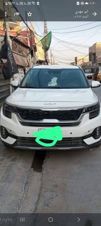 عندي كيا سيتلوس موديل ٢٢ابيض الون محرك ٢٠٠٠ ماشيه السيارة ٣٨ رقم بغداد...