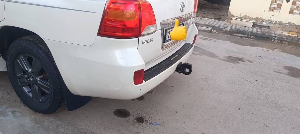 سلام عليكم عندي دعاميات خلفية وامامية معه بكلايتات الخلفيه معه المازدات الامامية للبيع يرهم من مديل 8 لل2015 سعر 600  متوفر واتساب فقط ***********
