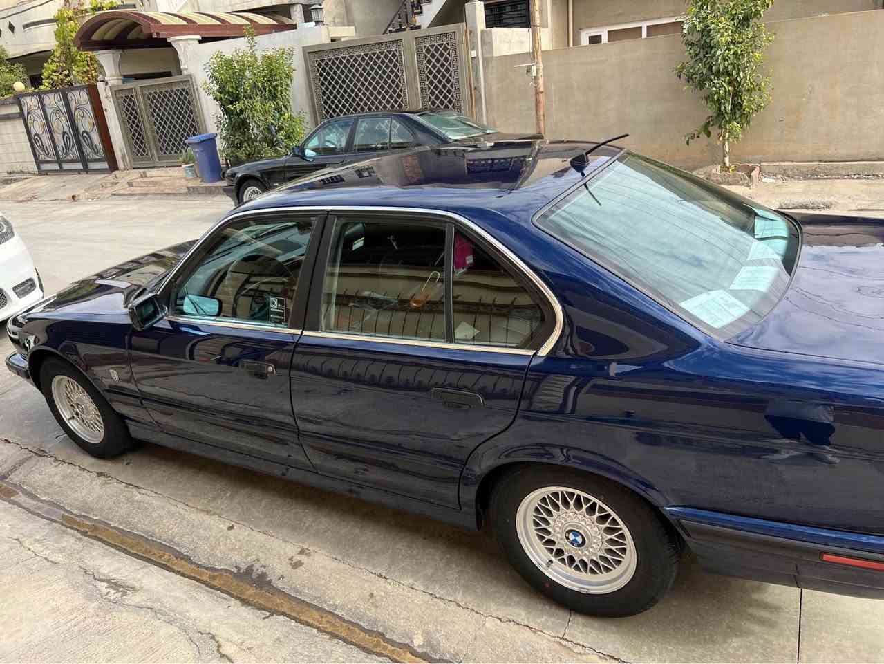 بي ام موديل 94 سياره جديده  *********** بدون ضرر كلها بلادي محرك 25كير اوتماتيك بلادي تبريد دواخل جلد لوك دبل ارباك رقم اربيل دولي  شرط تحويل  بيها دفتر بنزين مكان ساره كركوك بيع فقط اتصل *********** السعر 75 بي مجال قليل بدون مراوس كركوك, العراق
