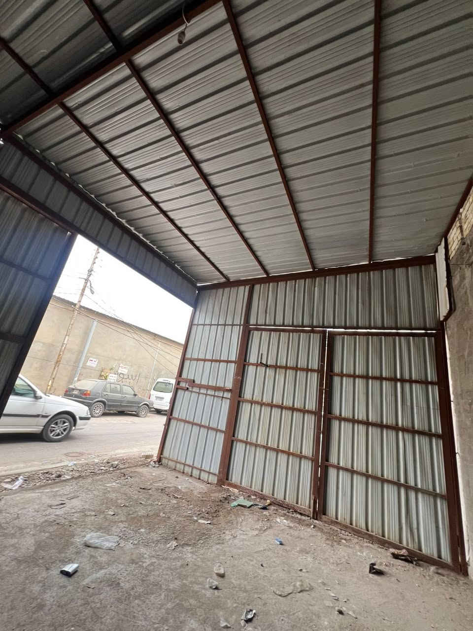 السلام عليكم
محزن يحتوي ع حديد مع كيربي
الموقع بغداد الصليخ
السعر :بلي يرضي الله قيمه واخذه 

***********
