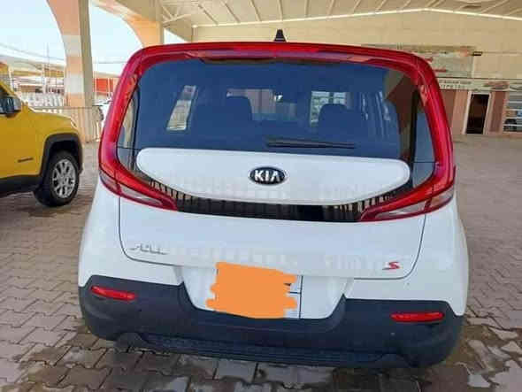 السلام عليكم كيا صول 2021 لون ابيض وارد امريكي محرك 2000 فئة s للبيع السعر 121 ورقة رقم صاحب السيارة ‏‏‪***********‬‏ أبو ليث. صور الحادث بالمنشور
