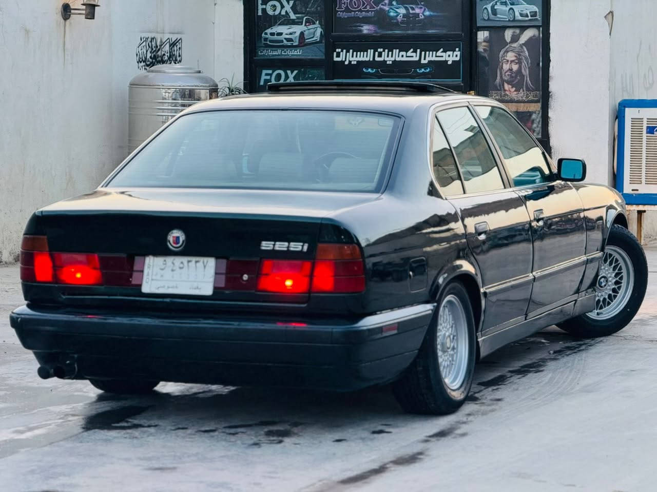 سلام عليكم للبيع BWM 525 مسكر  عدل  بجم عريض  رقم بغداد تحويل مباشر   السيارة جديدة وناعمه جدا سلايت كفاله من خياس وضربه  
    كير ومكيه وحداديه  شرط جديد تدفئة تبريد شغال كهربائيات كله شغال ع بلاد ماكو شي مايشتغل بيها       
غرفه جديده صاج ملكي   
السعر 57 وبيها مجال بسيط  
مكان السياره بابل  
‏استفسار  ***********1
