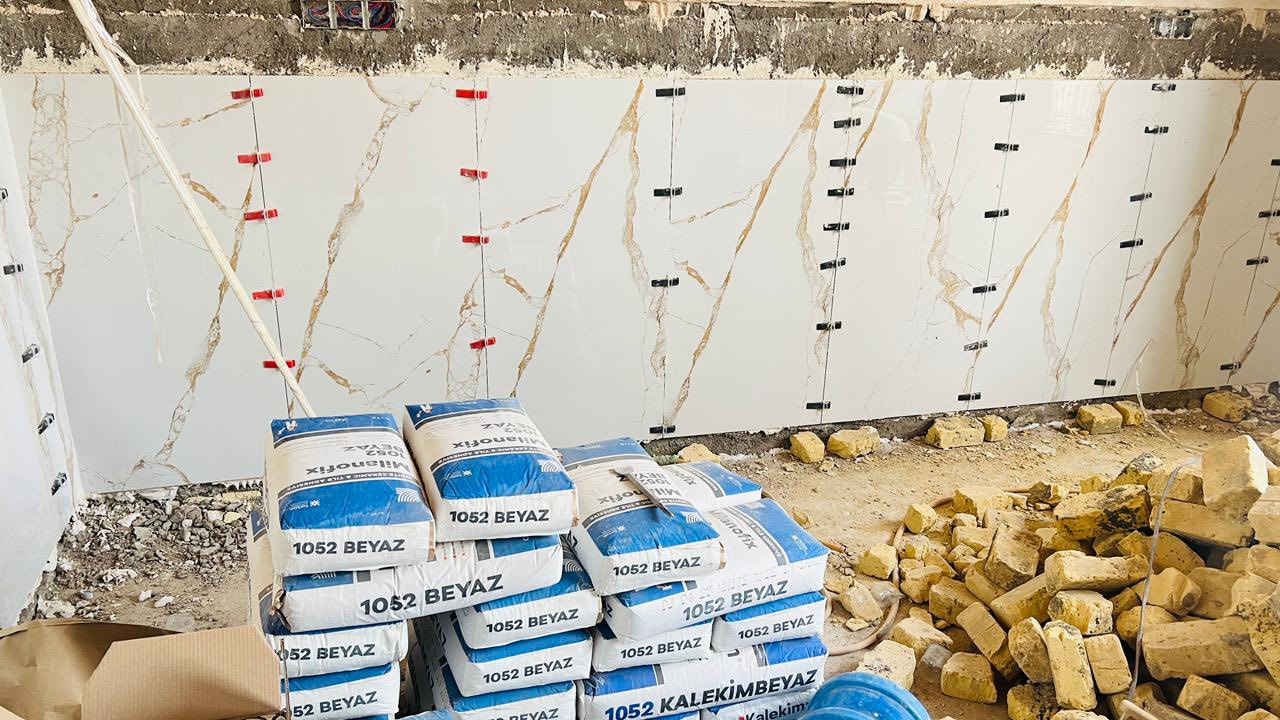 السلام عليكم ميثم لسيراميك عمل درجه اولى لكافت انواع السيراميك بأسعار مناسبه  متفرغ حالياً للتواصل رقم الهاتف ***********
