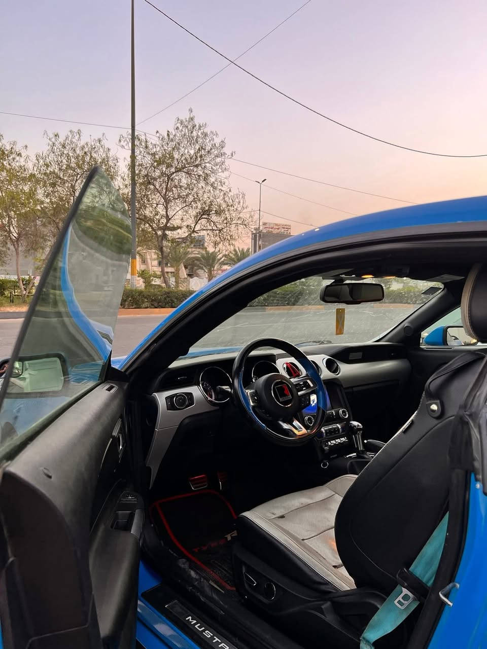 للبيع او مراوس
موستنك موديل 2017 بريميوم فول 
2300cc turbo🚀
لون مميز بحري 🩵🩵 🔥🔥🔥
رقم بغداد 
السيارة ماشية70 mil
حادثها جاملغ وبنيد  وبيها قطع بارد 
شاشه دشبول وبواب وكلاص كلها انار كله بلادي 
بصمة تشغيل وابواب
كراسي كهرباء تدفئة تبريد 
شاشة جبيرة (كار بلي ، اندرويد )
(الكير اوتو)
مودات قيادة (6)
مودات ستيرن (3) 
مكاني بغداد المنصور 📍
الرقم: ***********
