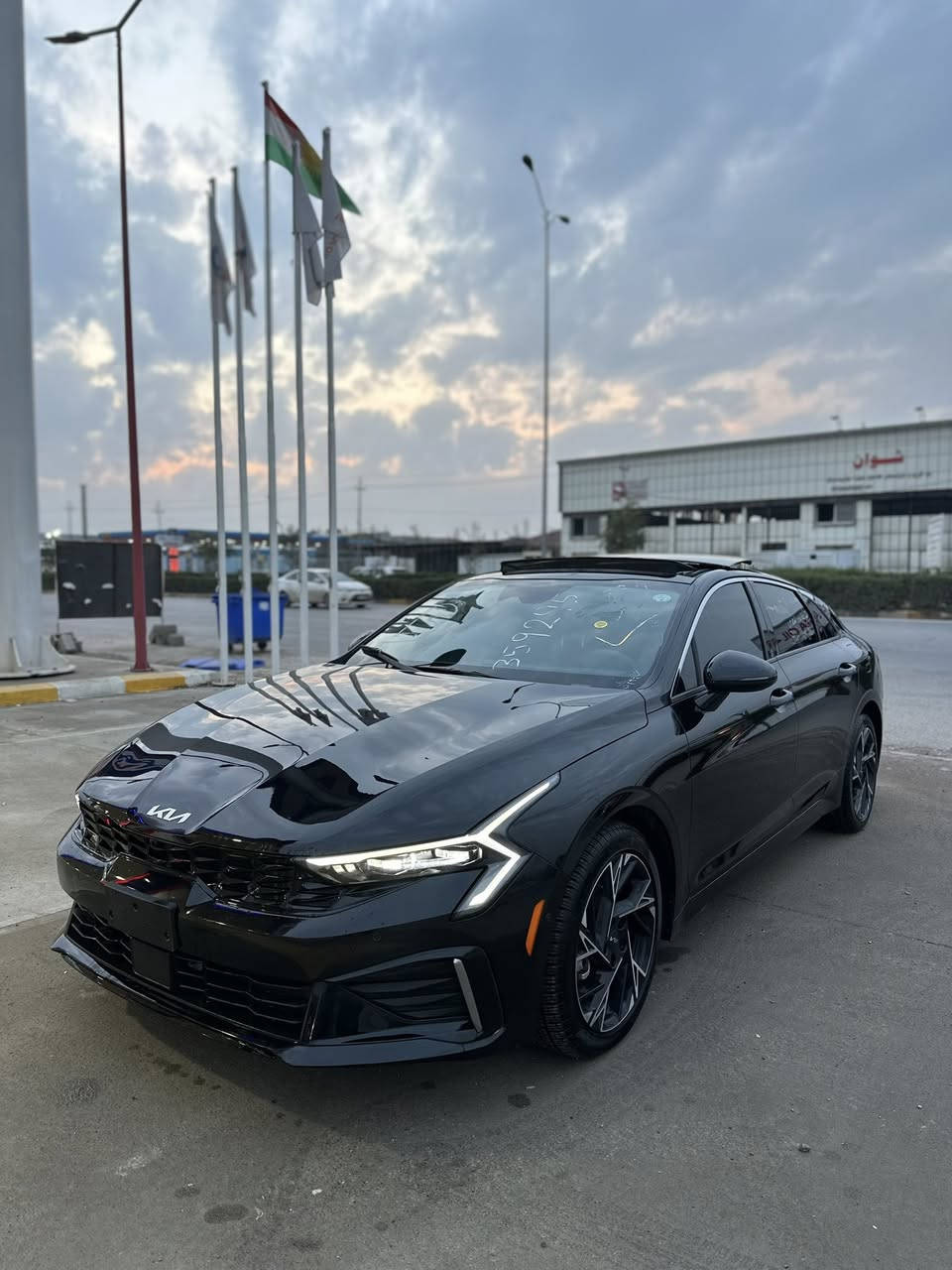 ‏K5 جيتي لاين
موديل2025  
 مواصفات فول GT LlNE 
مكينه / 2,500 بدون تربو+ بدون فوريل 
 
فول مواصفات
1-بصمه+بانورما
2-شحن هاتف لاسلكي 
3- قياده ذاتيه ؏ الخطوط السريعه
4- هاند بريك بصمه 
5- ليد 3 عدسات 
6- مثبت سرعه 
7-نضام ABS
8- مانع انزلاق
9-حساس أطارات 
10-بك لايت ليد
11-شاشة
12- كامره دواره
13- كشافات امامي
14-شاشه اعطال
15-ويل كورم لونين
16-رادار جانبيه
17-مراقبة النقطة العمياء
18-رادار الخطوط البيضاء 
19-اشاير بالمري 
21-كشنات جلد احمر بلادي 
22-‏ مقعد للسائق قابل للتعديل كهربائياً
23-لايتات ‏3 عدسات 
24-نضام قياده أيكو + سبورت +سمارت +نورمال
25-بلوتوث + aux + usb
26-فول تحكم ستيرن
27-كير أوتو + عادي
28- ئوتو بريك 
29- ‏ ‏الخريطة🗺📍
31- ستيرن حرف D  
32-‏Led +  زينون
33-السياره فول رادرات
34-التشغيل عن بعد
‏AUTO HOLD-38
39-تصميم خارجي رياضي
41-نظام الملاحة
42-مصابيح خلفية LED
43-مصابيح ضباب LED
44-لاسلكي Android Auto  
45 - لاسلكي 
السياره وارد امريكي
الضرر جملخ بدون دواخل بدون ارباك
 

رقم تلفون فقد واتساب 
0772 833 57 92
بركات الجنوب للسيارات
