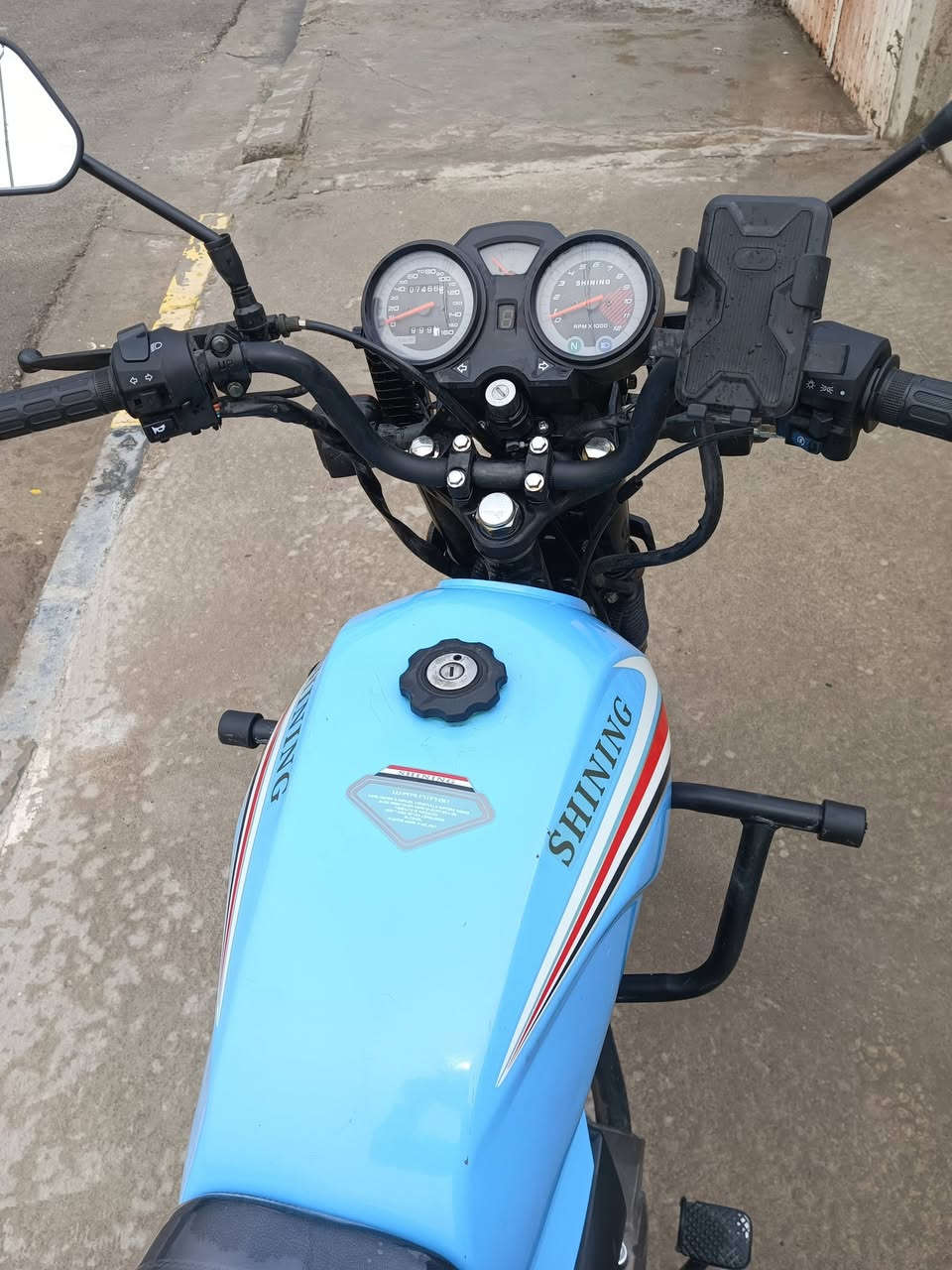 السلام عليكم
ماطور شاينك للبيع 
رقم وسنويه 
موديل 2023
السعر 1700 
***********
